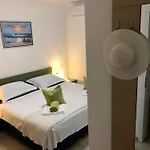 شقة Mir