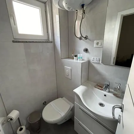 Apartman Mir *
