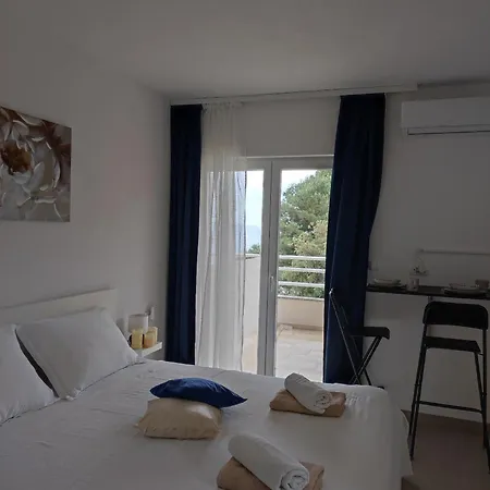 Mir * Makarska